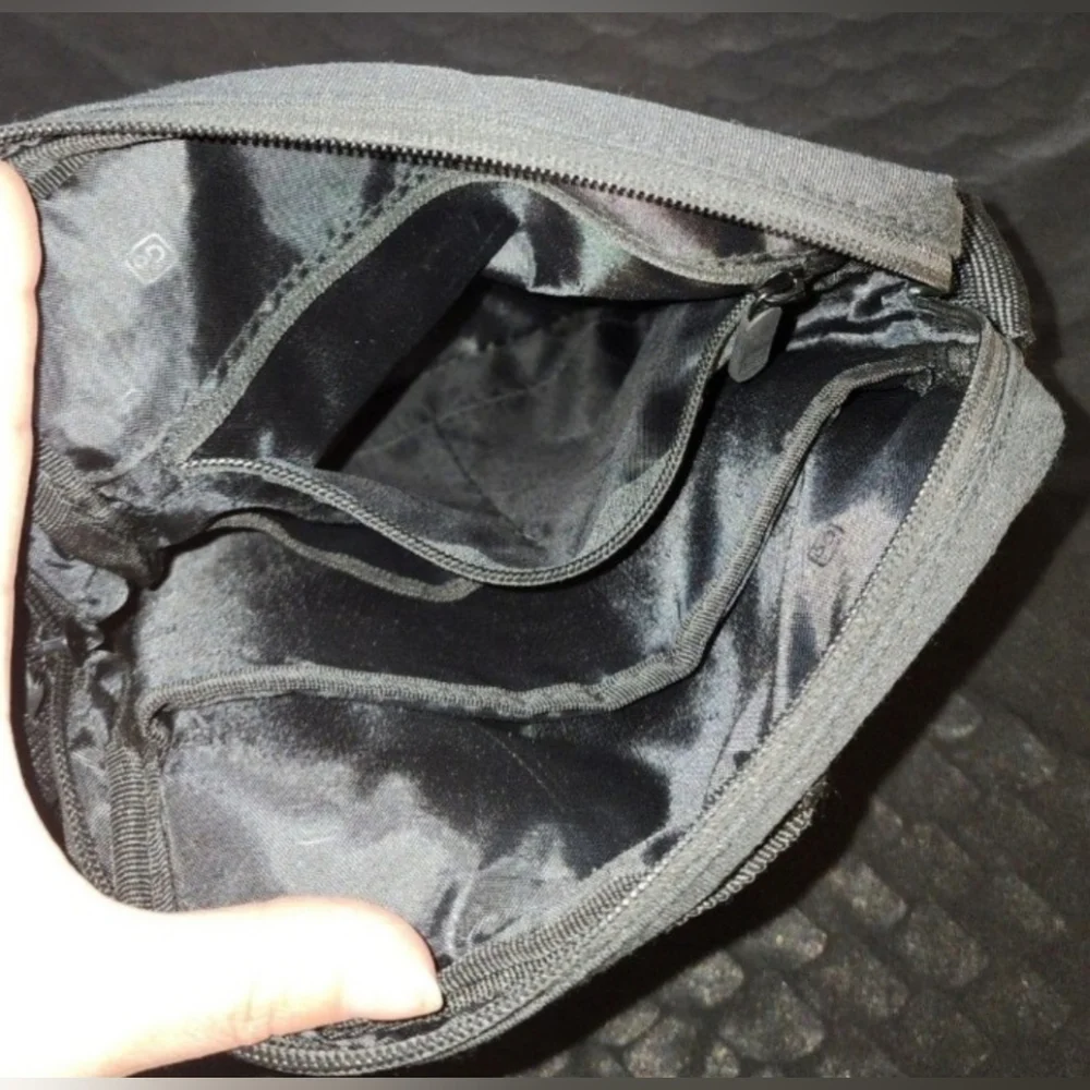 Go Travel Crossbody Messenger Bag, Black Nylon Shoulder Pouch